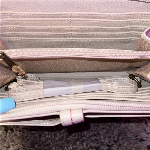 The Sak Cream Wallet Colorful Embroidered Floral design Wristlet crossbody NWT - Picture 5 of 9